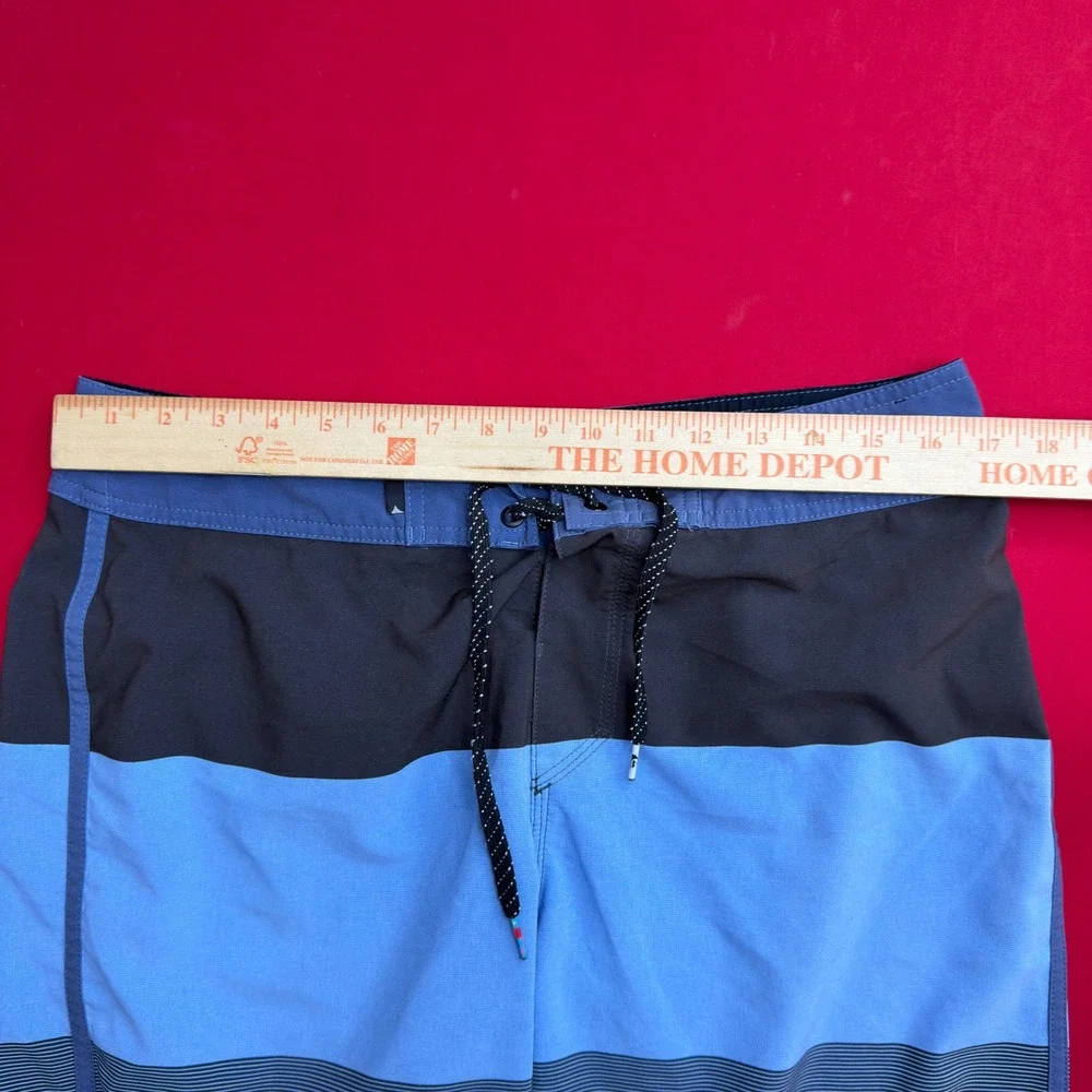 Y2K Quiksilver Mens Board Shorts Size 32 Colorblock Striped Blue Charcoal‎ Swim